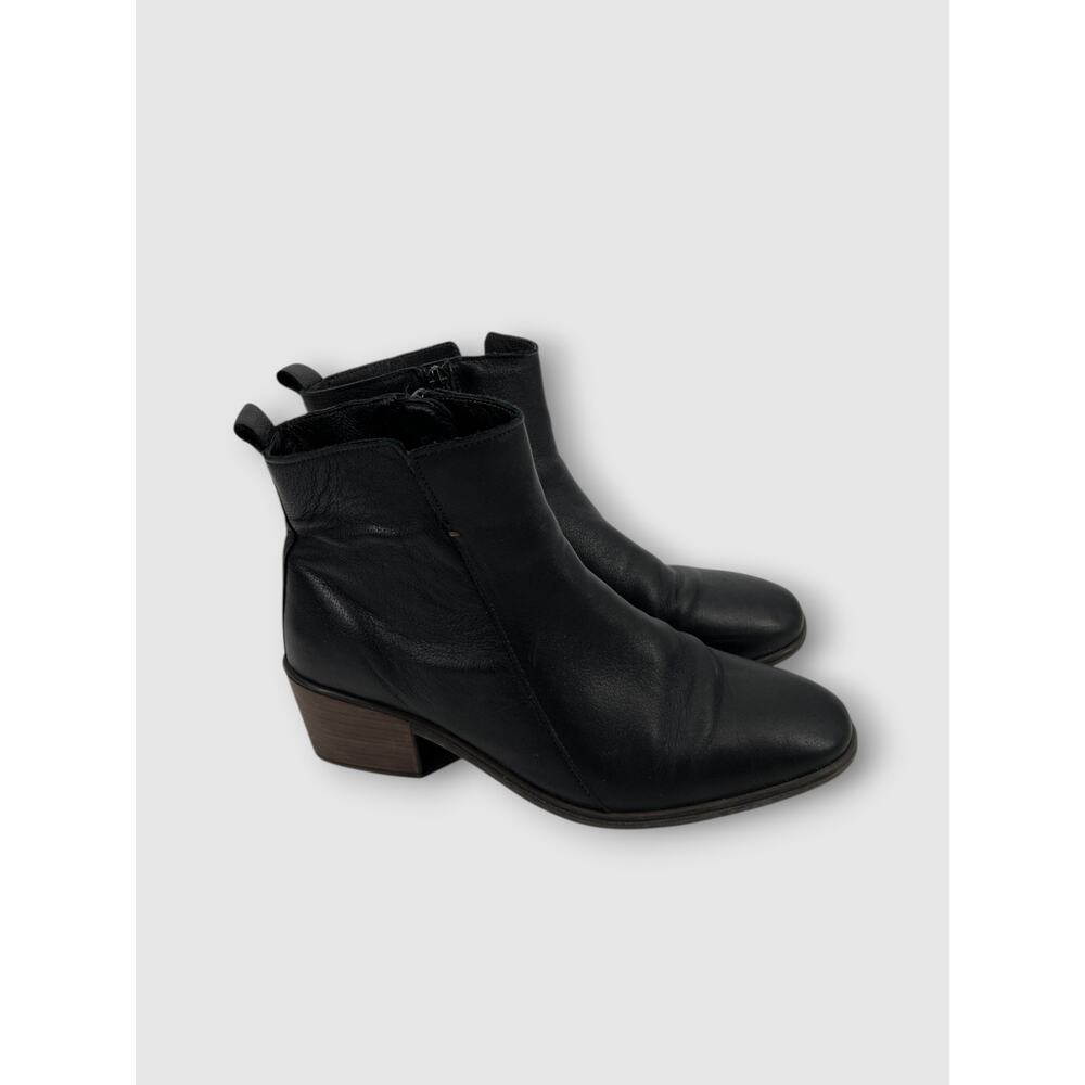 Naot Black Leather Side Zip Ankle Boot Block Heel Pointed Toe Size 41 - Picture 2 of 6